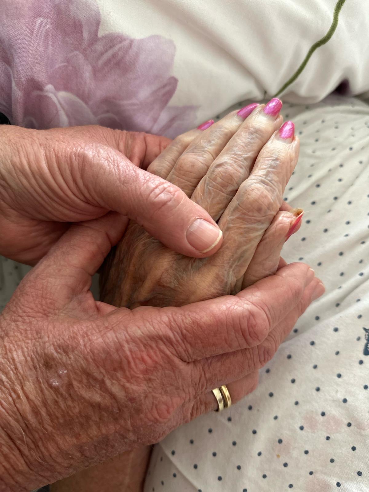 Henny in Linda: "Rust zacht mama"